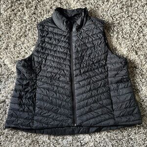 Old Navy | Black Puffer Vest